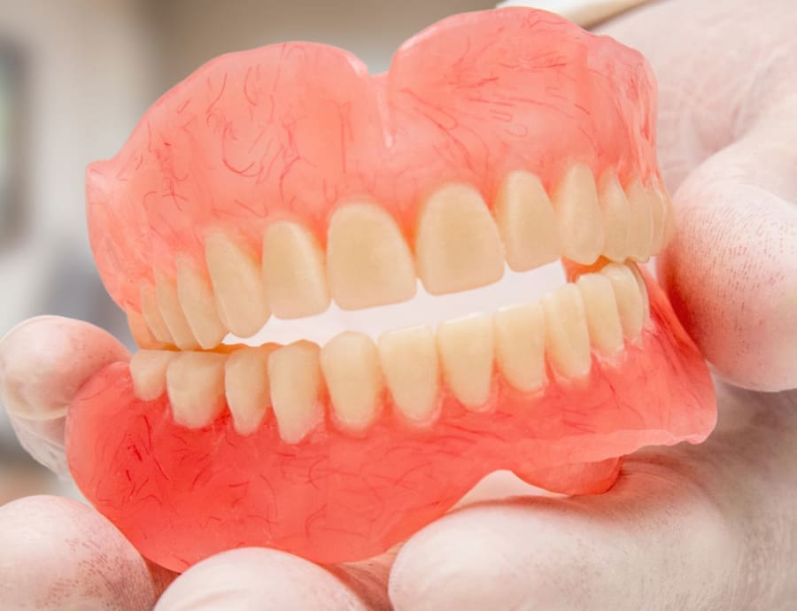 Manningtree Dental - Cosmetic dentures